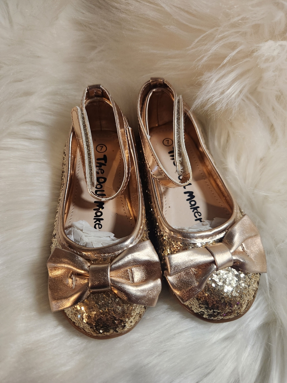 The Doll Maker Girls' Gold Sequin Bow Mary Jane Shoes Size 7